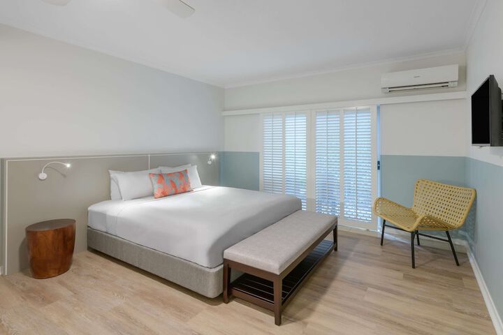 Room 9 of 48