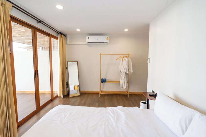 Room 3 of 40