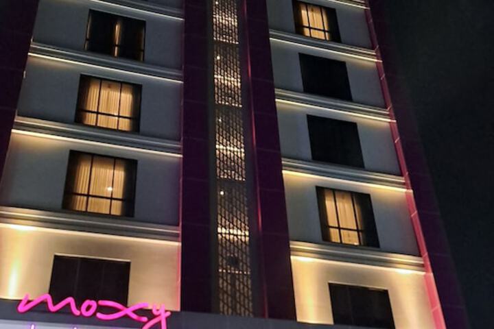 Hotel 43 of 48