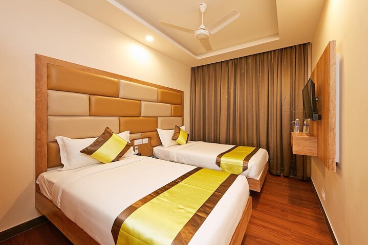 Room 16 of 36