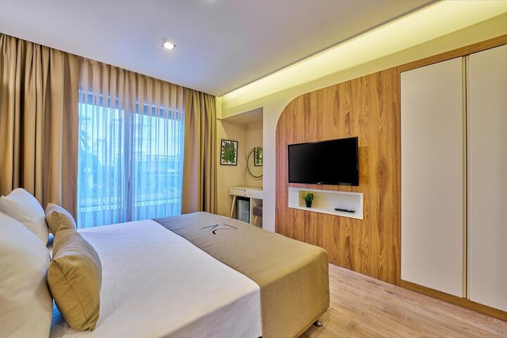 Room 11 of 27