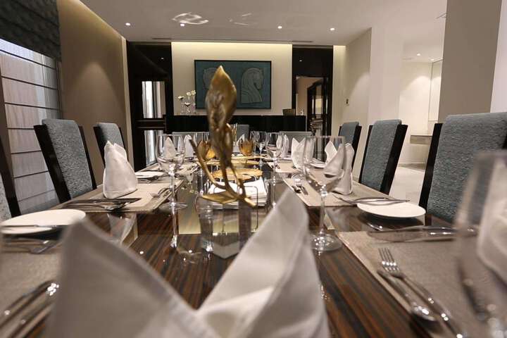 Dining 4 of 15