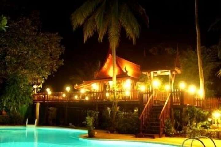 Hotel with Pool