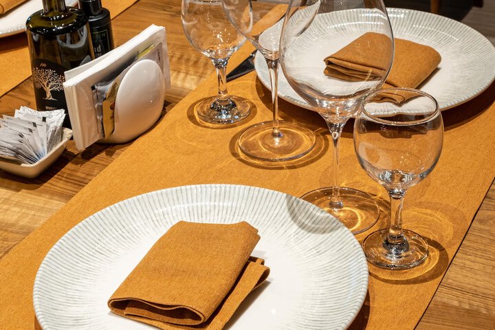 Dining 72 of 102