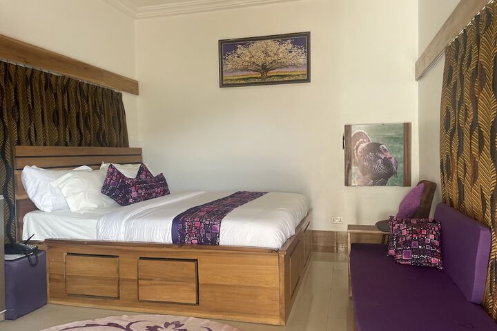 Room 35 of 165