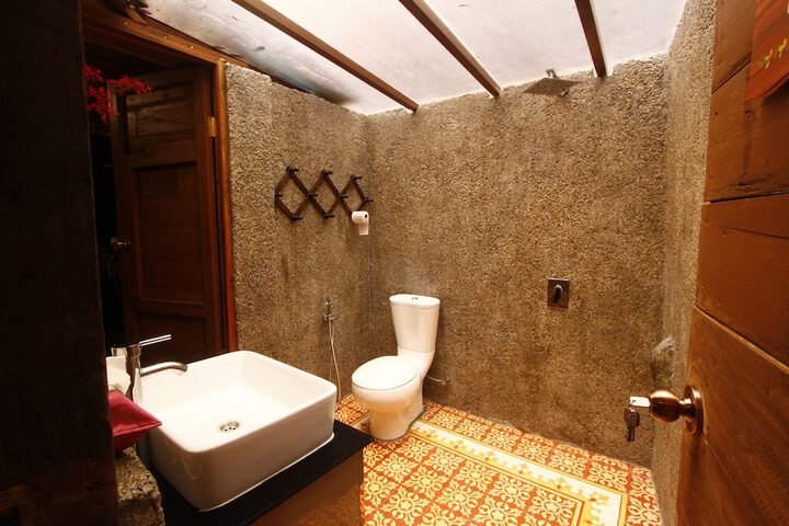 Room 51 of 100