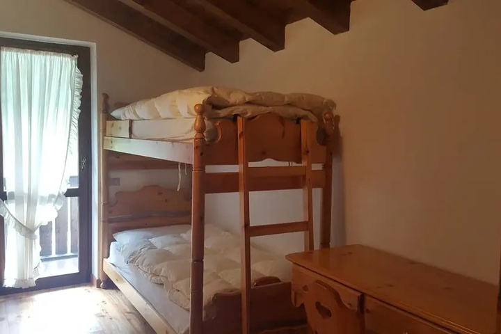 Room 2 of 11