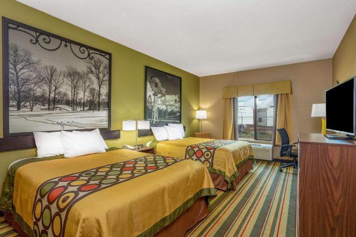 1 Queen Bed (11 of 13)