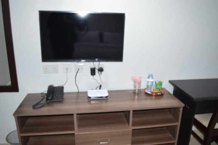 Room 12 of 16