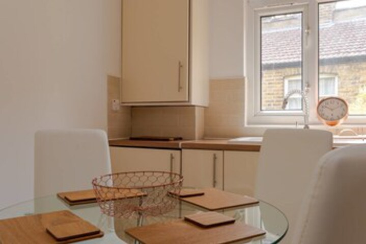 Room 5 of 20