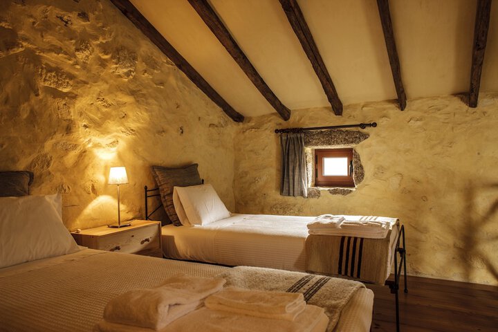 Room 4 of 117