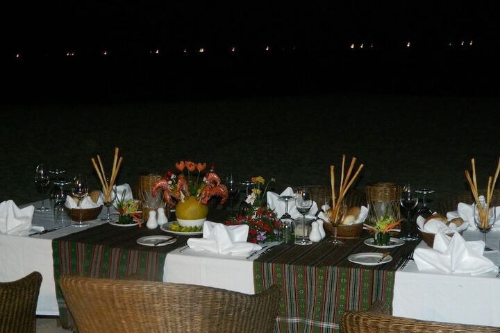 Dining 32 of 63