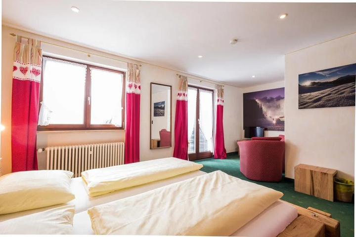 Room 2 of 41