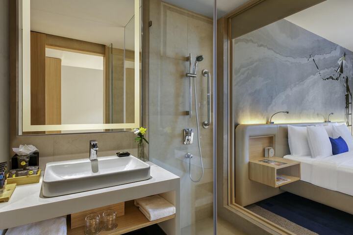 Room 47 of 115