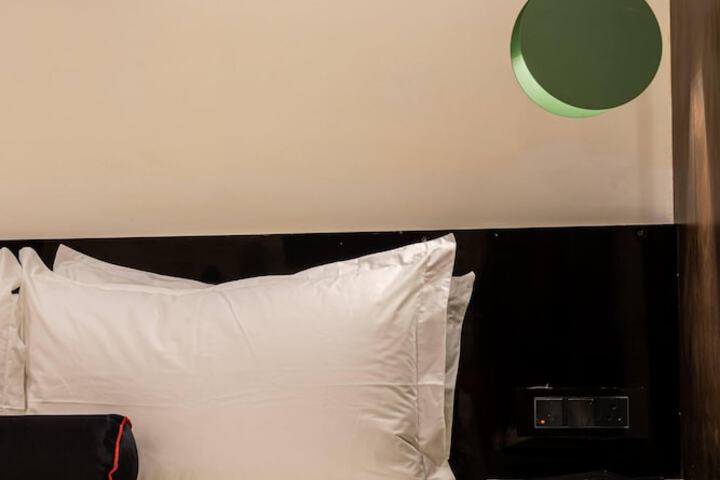 Room 26 of 44