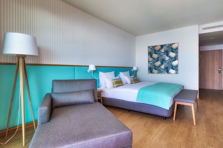 Room 4 of 60