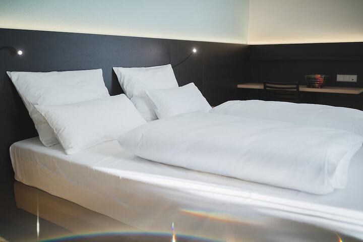 Room 4 of 48