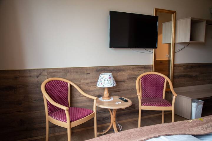 Room 9 of 35