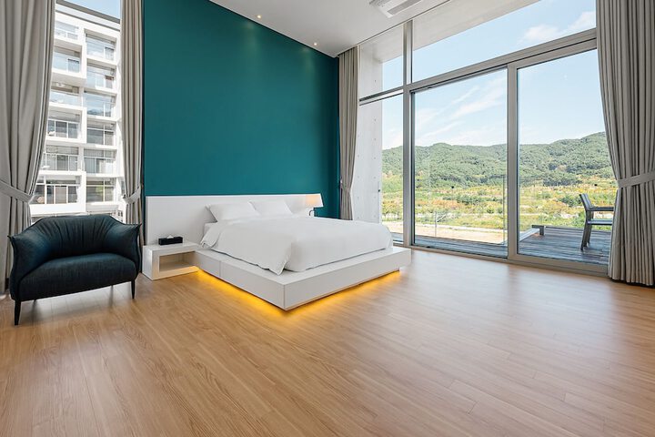 Room 18 of 83