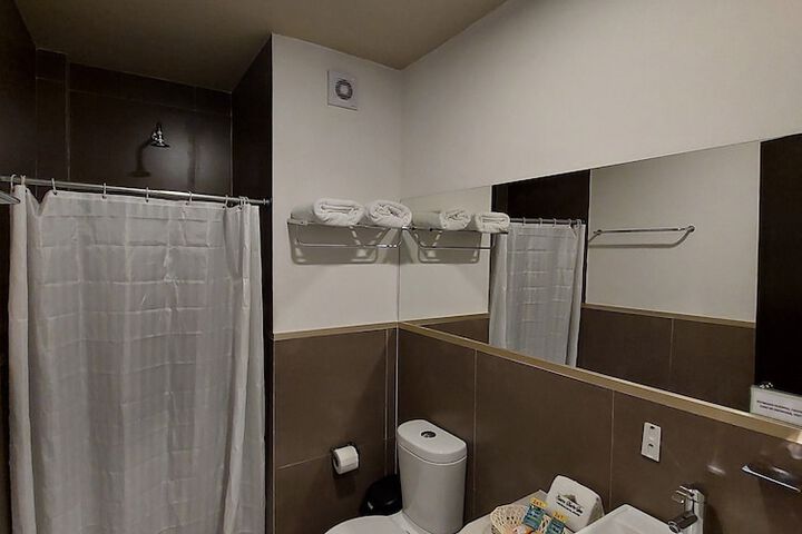 Room 29 of 34