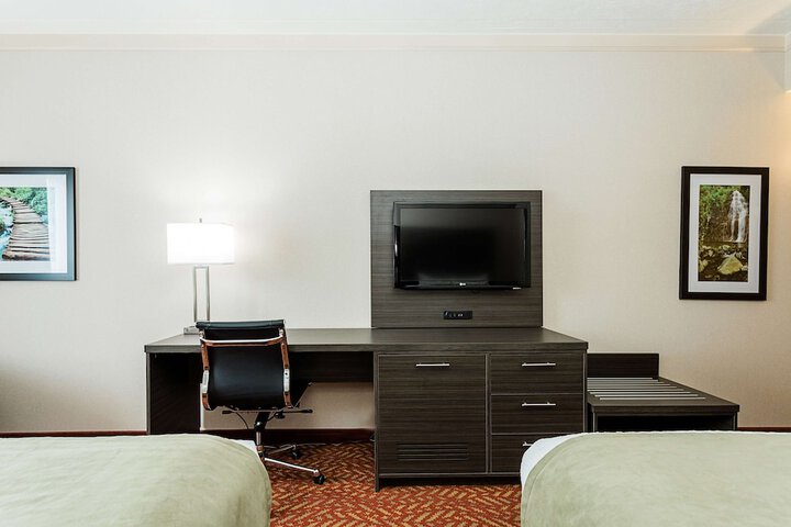 Room 9 of 100