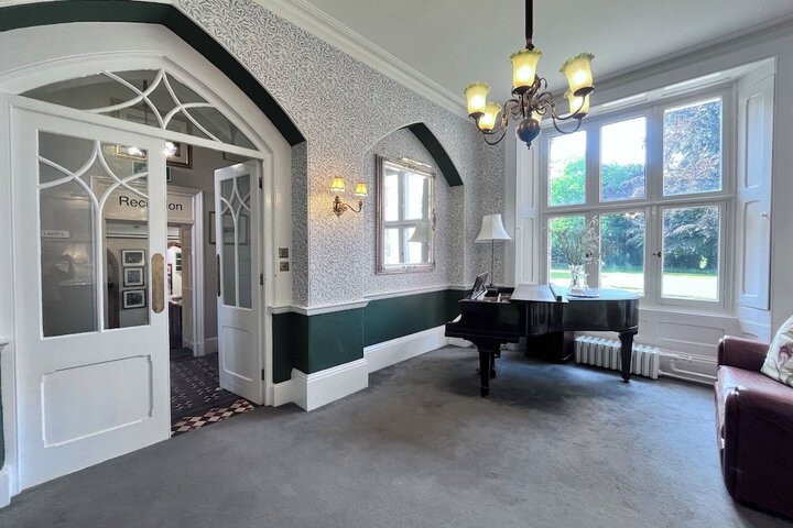 Guest Lobby