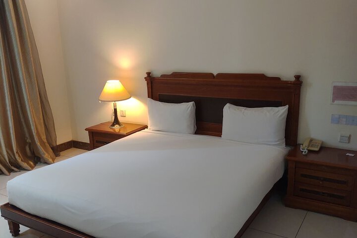 Room 10 of 22
