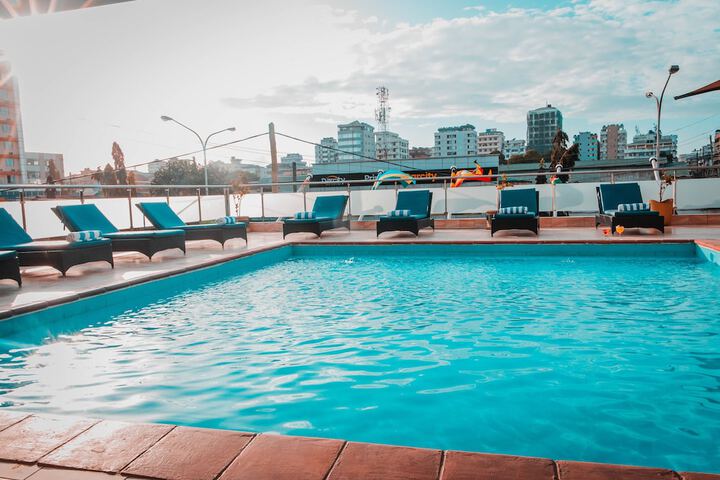Pools & Facilities