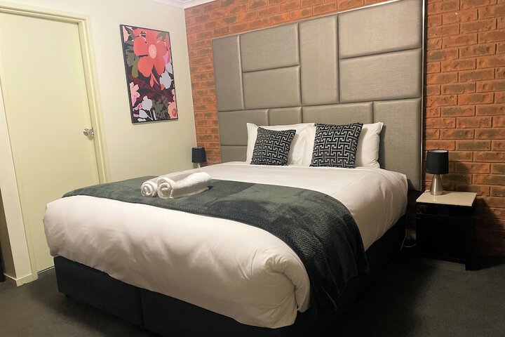 Room 32 of 53