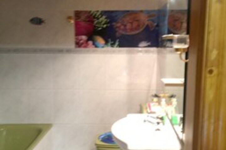 Room 7 of 244