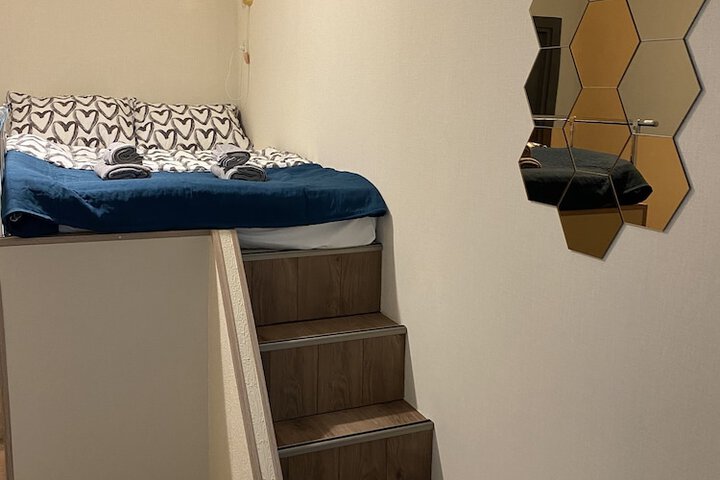 Room 8 of 13