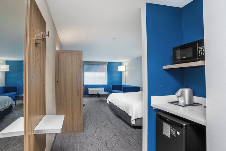 Room 14 of 49