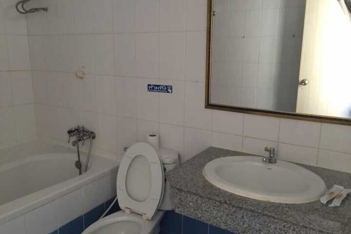 Room 12 of 15