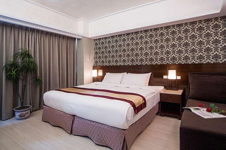 Room 5 of 24