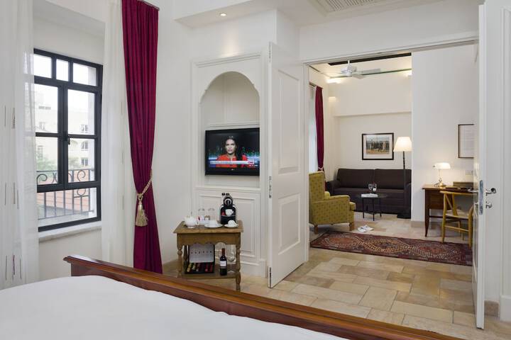 Room 15 of 150