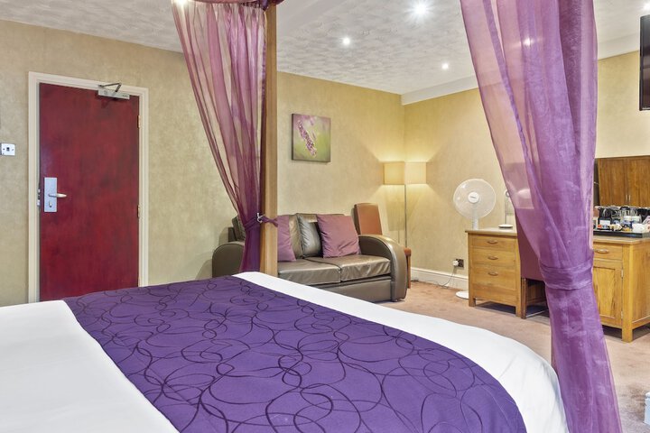 Room 19 of 60