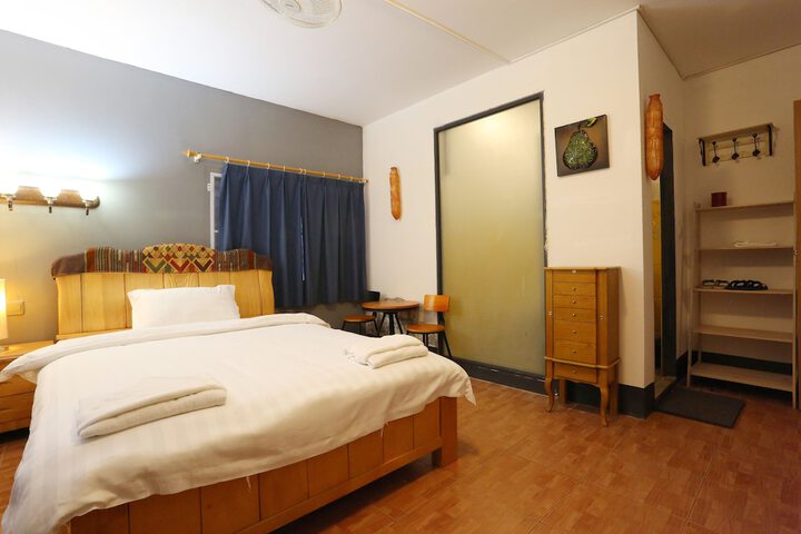Room 17 of 26