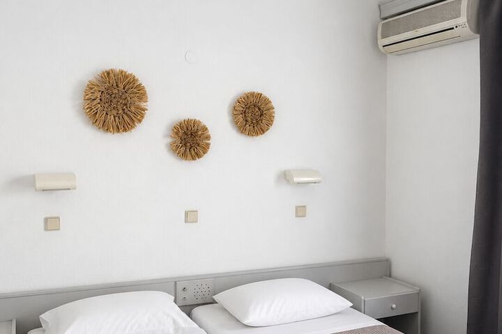 Room 15 of 34