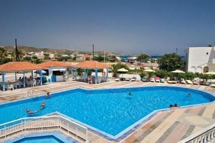 Hotel with Pool