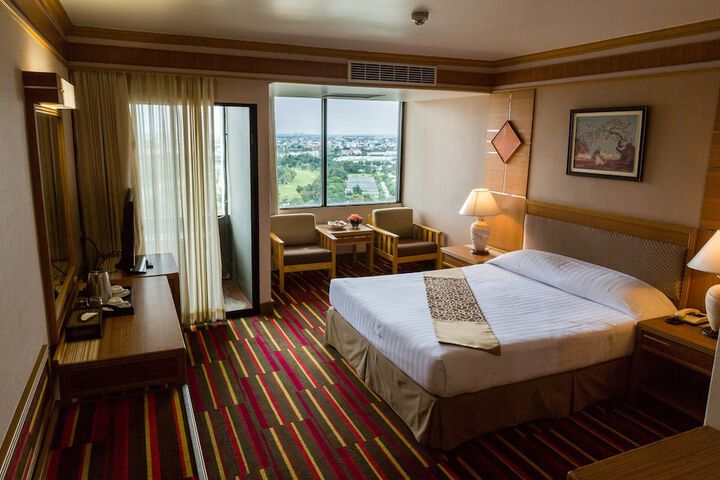 Room 22 of 104