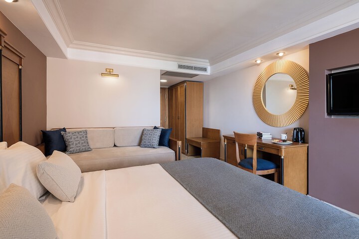 Room 70 of 166
