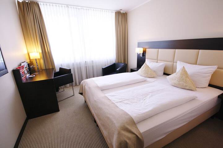 Room 20 of 35