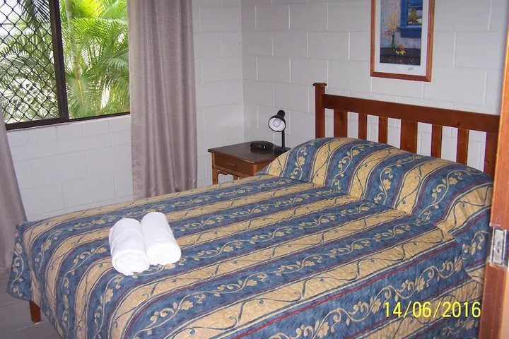 Room 5 of 24