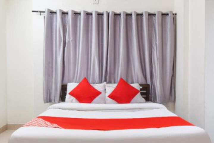 OYO 76439 Regal-44