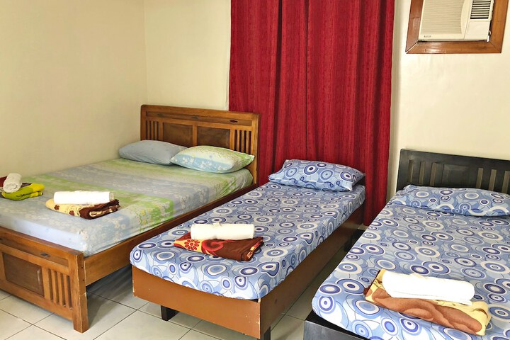 Room 9 of 32
