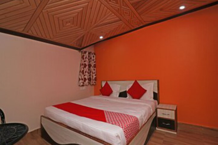 Room 11 of 24
