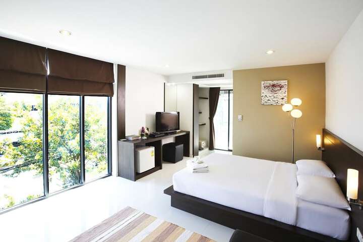 Room 6 of 38