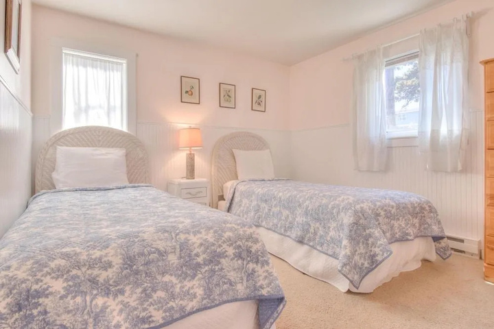 Room 4 of 23