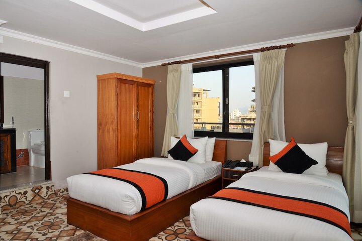 Room 10 of 39