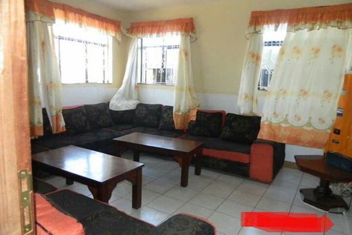 Lounge 17 of 19